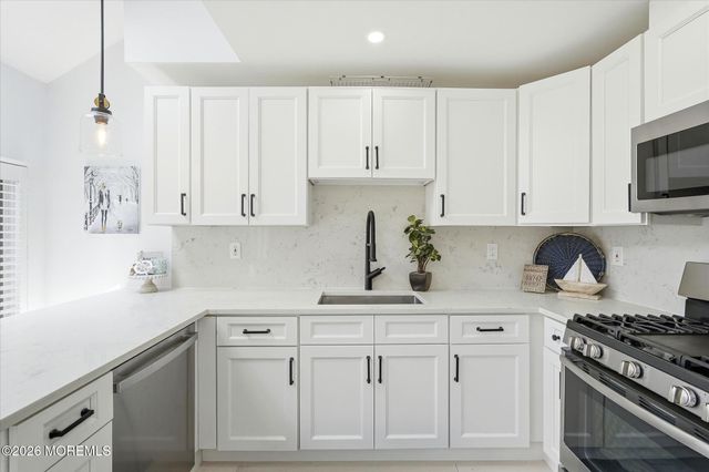 6 Hidden Harbor Drive, Point Pleasant, NJ 08742