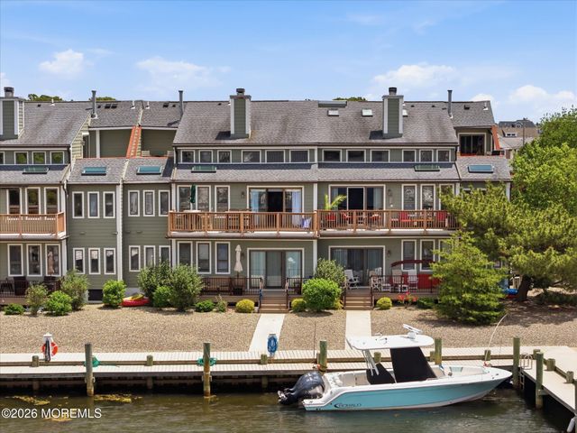 6 Hidden Harbor Drive, Point Pleasant, NJ 08742