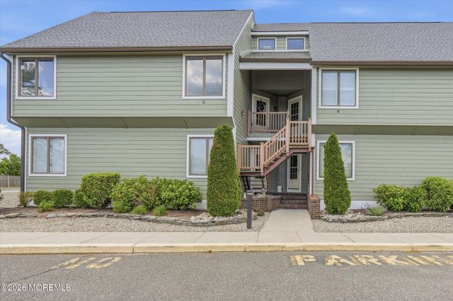 6 Hidden Harbor Drive, Point Pleasant, NJ 08742