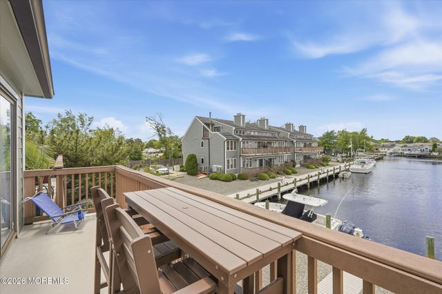 6 Hidden Harbor Drive, Point Pleasant, NJ 08742