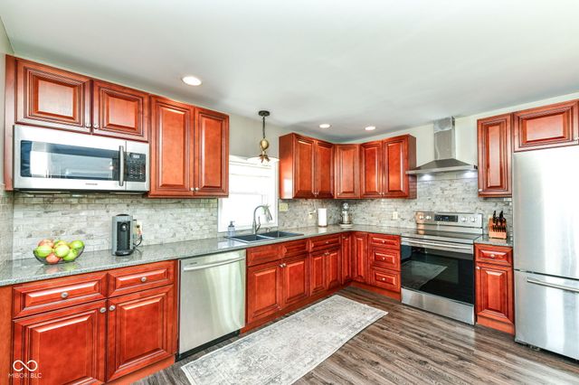 945 E 500 S, Anderson, IN 46013