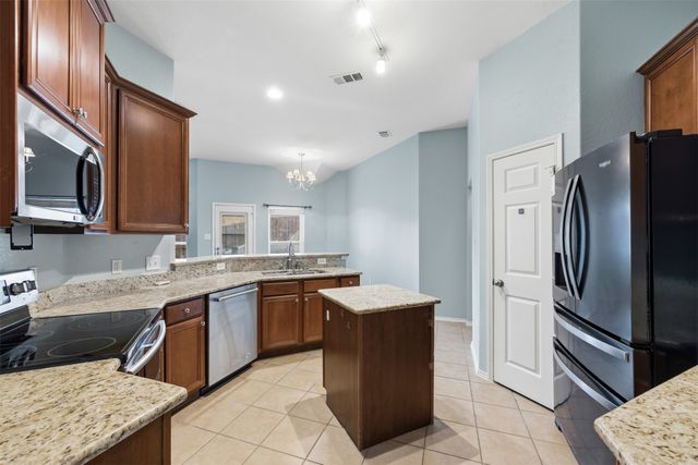3221 Canary Lane, Midlothian, TX 76065