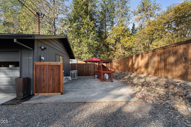 1218 Soldier Creek Road, Grants Pass, OR 97526
