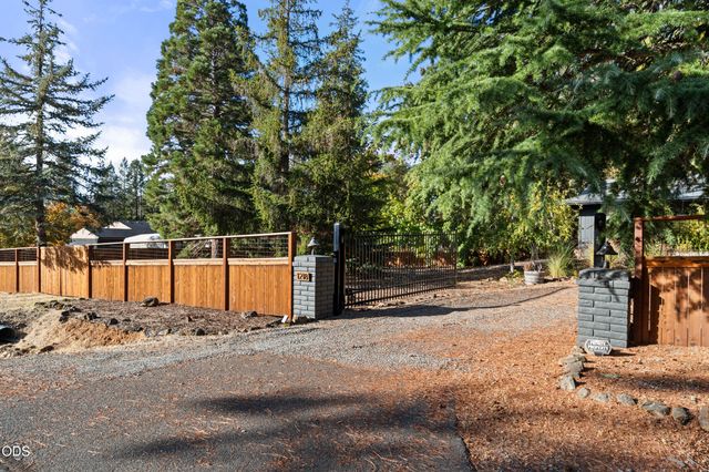 1218 Soldier Creek Road, Grants Pass, OR 97526