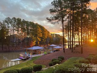 9156 Fair Oak Drive, Sherrills Ford, NC 28673