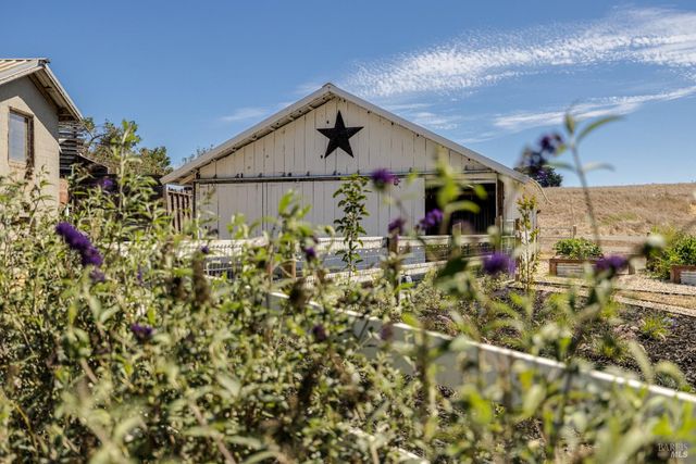 3150 Pepper Rd, Petaluma, CA 94952