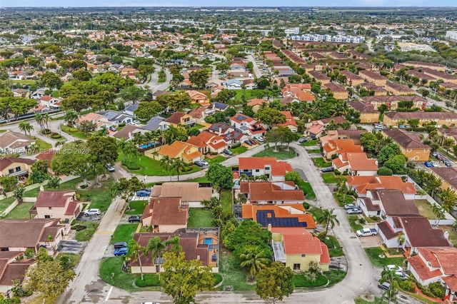 17532 NW 61st Ct N, Hialeah, FL 33015