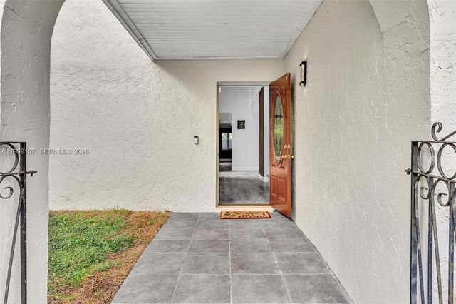 17532 NW 61st Ct N, Hialeah, FL 33015