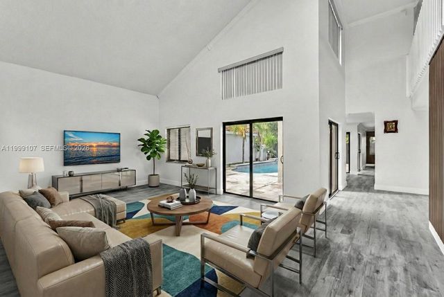 17532 NW 61st Ct N, Hialeah, FL 33015