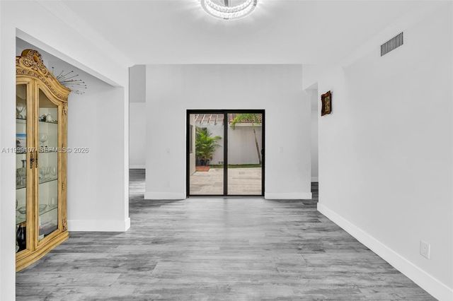 17532 NW 61st Ct N, Hialeah, FL 33015