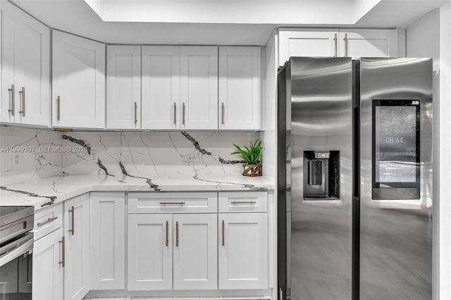 17532 NW 61st Ct N, Hialeah, FL 33015