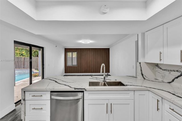 17532 NW 61st Ct N, Hialeah, FL 33015