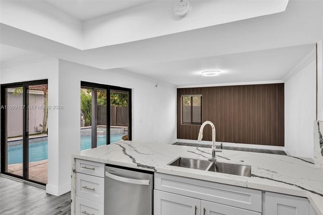 17532 NW 61st Ct N, Hialeah, FL 33015