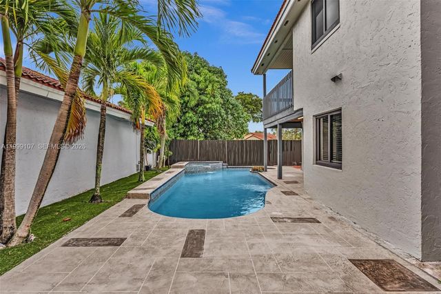 17532 NW 61st Ct N, Hialeah, FL 33015