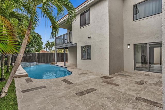 17532 NW 61st Ct N, Hialeah, FL 33015