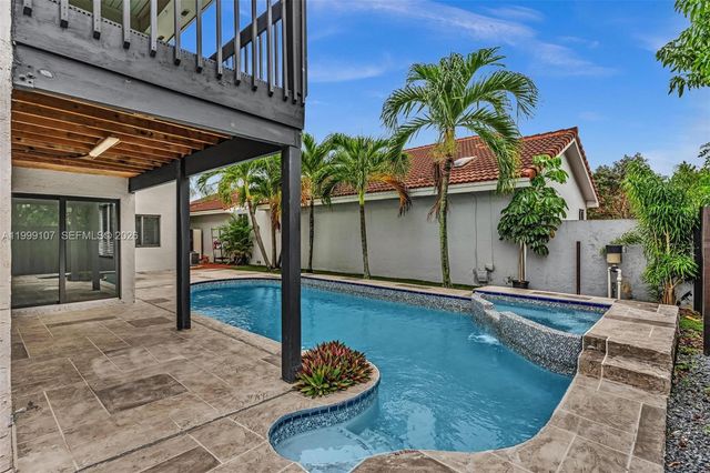 17532 NW 61st Ct N, Hialeah, FL 33015