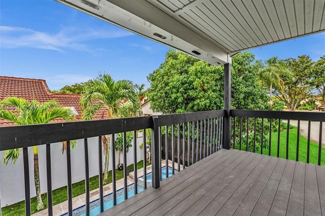 17532 NW 61st Ct N, Hialeah, FL 33015