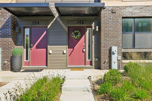 352 Summit Circle, Lombard, IL 60148
