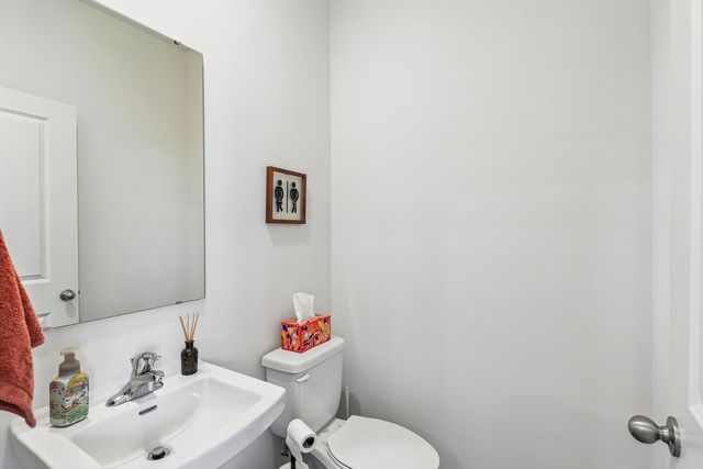 352 Summit Circle, Lombard, IL 60148