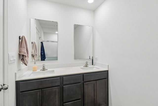 352 Summit Circle, Lombard, IL 60148