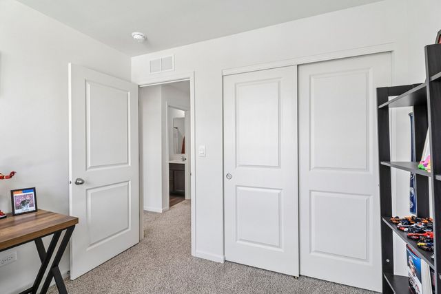 352 Summit Circle, Lombard, IL 60148
