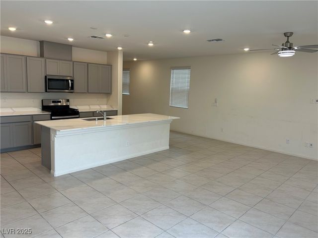 4172 Scarlet Cob Avenue, Las Vegas, NV 89141