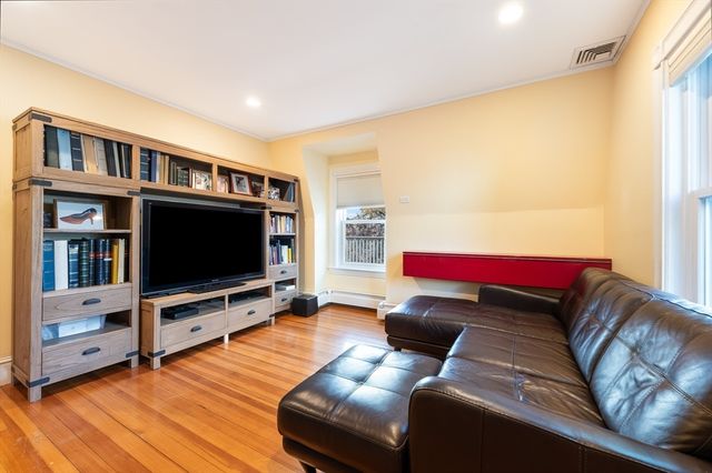 458 Woodward St., Newton, MA 02468