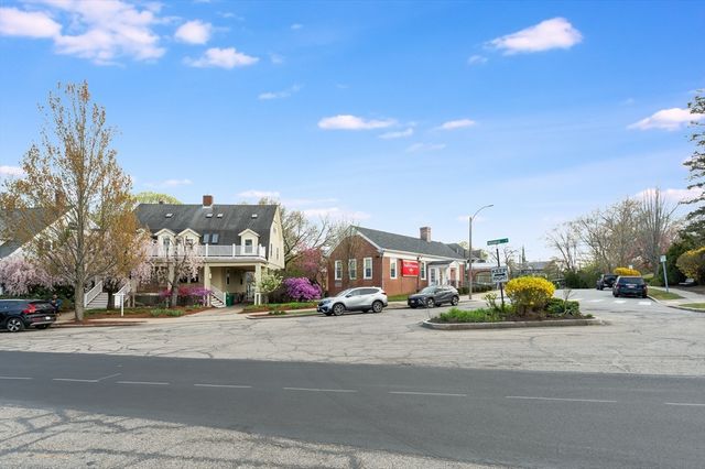 458 Woodward St., Newton, MA 02468