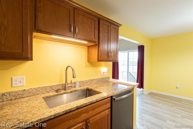 25260 32 Mile Road, Lenox, MI 48050