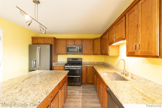 25260 32 Mile Road, Lenox, MI 48050