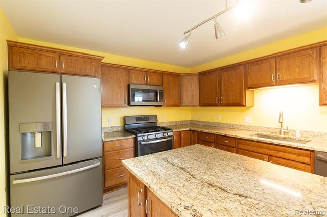 25260 32 Mile Road, Lenox, MI 48050