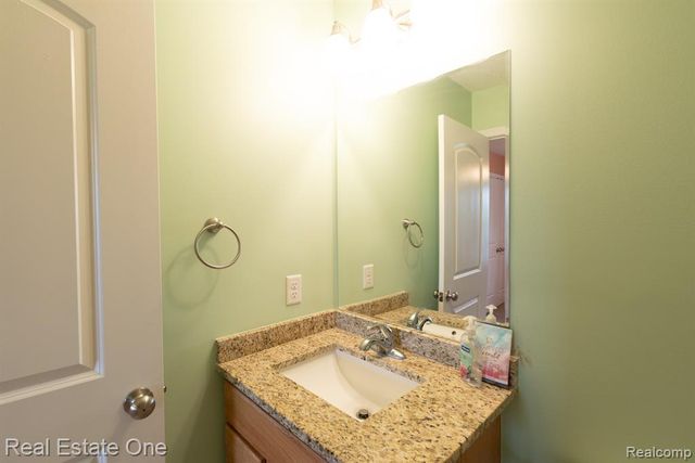 25260 32 Mile Road, Lenox, MI 48050