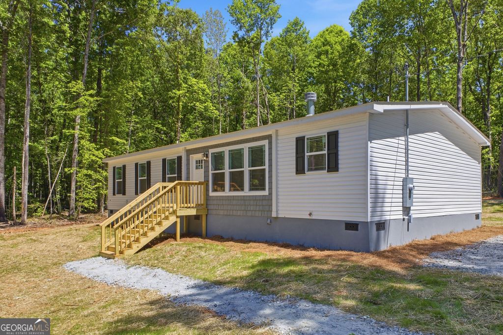 140C Lakeshore Drive, Eatonton, GA 31024