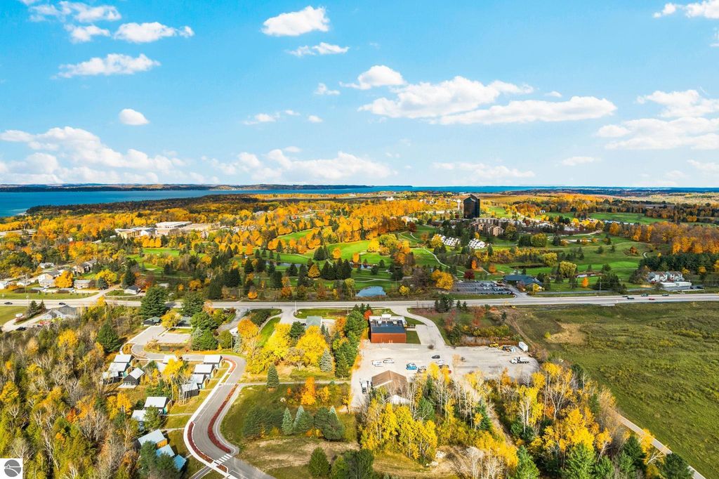 Image 7 of property listing at 4160 E M-72 E, Williamsburg, MI 49690