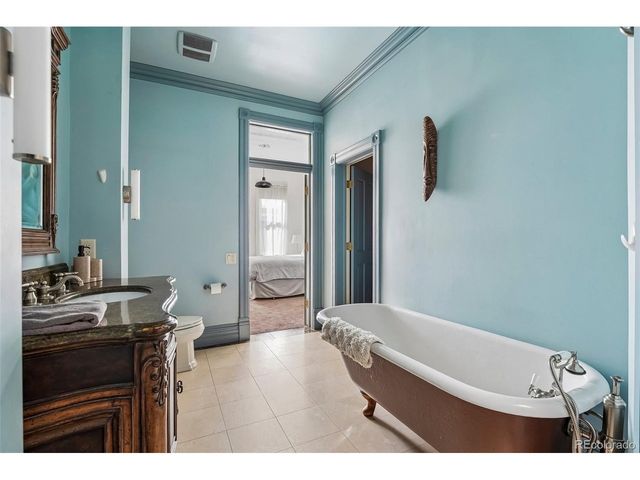 121 N F St B, Salida, CO 81201