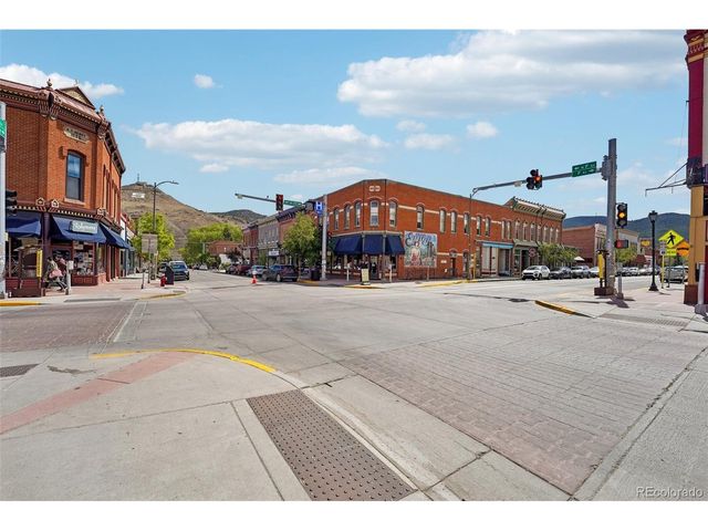 121 N F St B, Salida, CO 81201