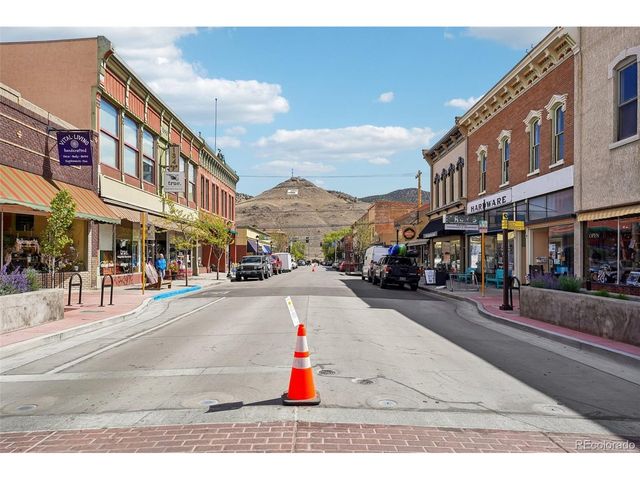 121 N F St B, Salida, CO 81201