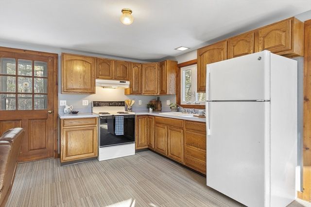 18 Douglas Dr, Ayer, MA 01432