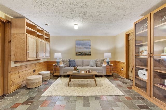 18 Douglas Dr, Ayer, MA 01432