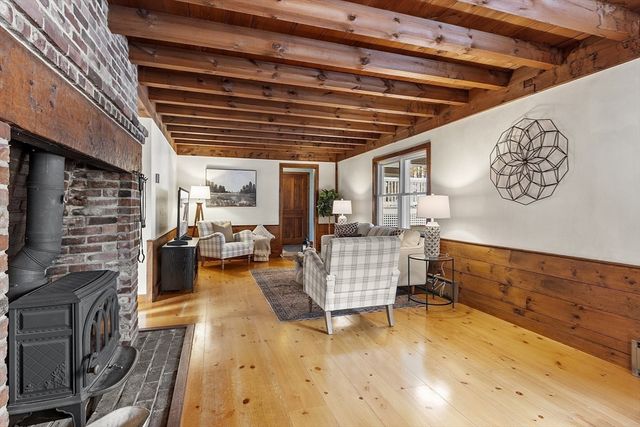 18 Douglas Dr, Ayer, MA 01432