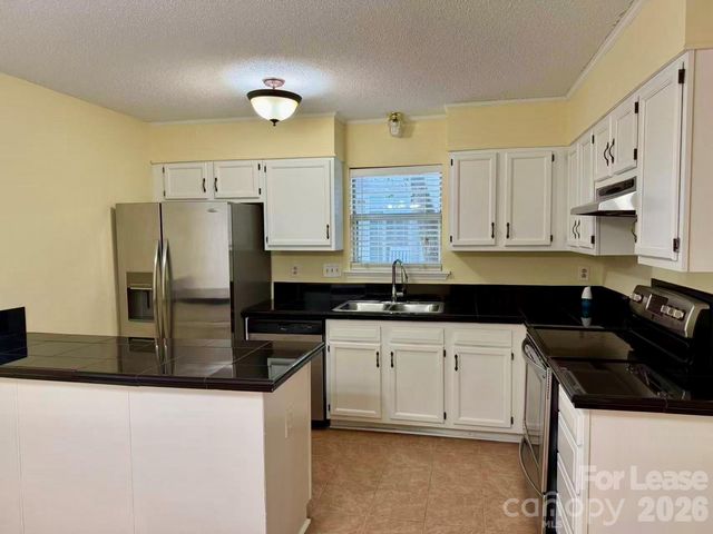 8288 Golf Ridge Drive, Charlotte, NC 28277