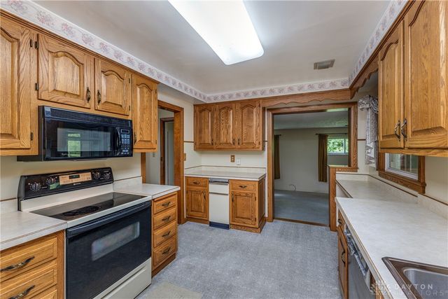 7853 Chambersburg Road, Huber Heights, OH 45424