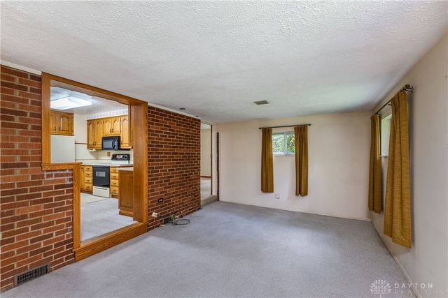 7853 Chambersburg Road, Huber Heights, OH 45424