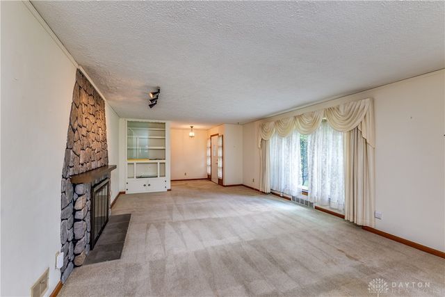 7853 Chambersburg Road, Huber Heights, OH 45424