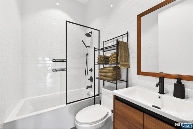 339 Palisade Avenue 3, Jersey City, NJ 07307