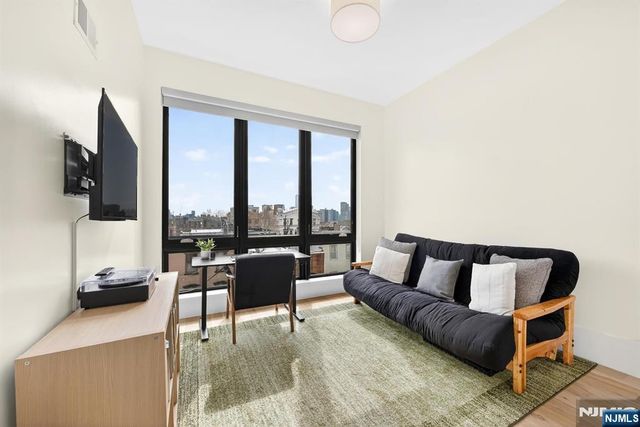 339 Palisade Avenue 3, Jersey City, NJ 07307