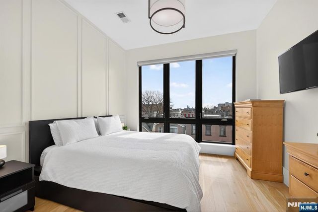 339 Palisade Avenue 3, Jersey City, NJ 07307