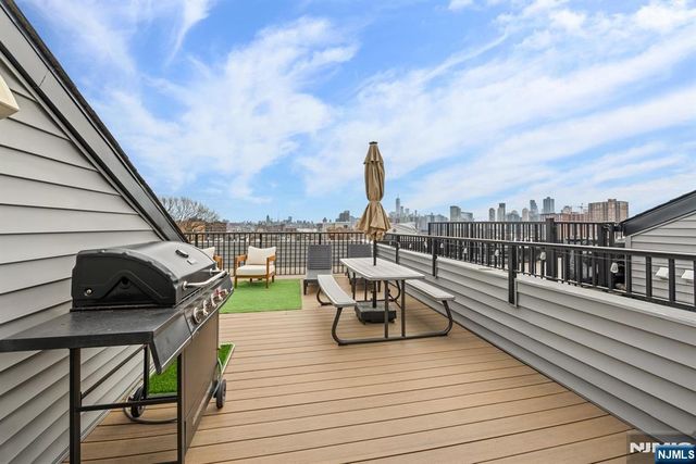 339 Palisade Avenue 3, Jersey City, NJ 07307