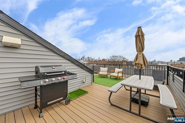 339 Palisade Avenue 3, Jersey City, NJ 07307