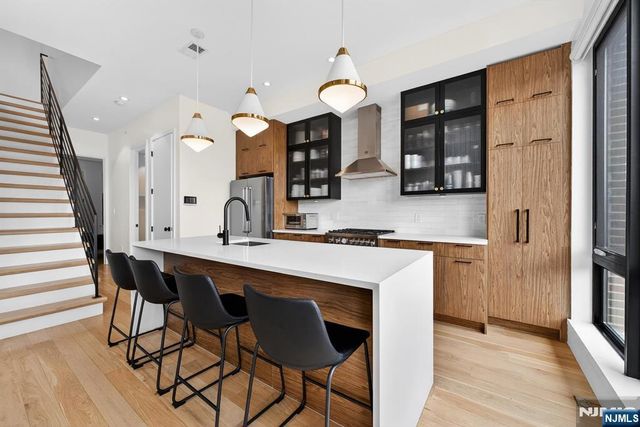 339 Palisade Avenue 3, Jersey City, NJ 07307